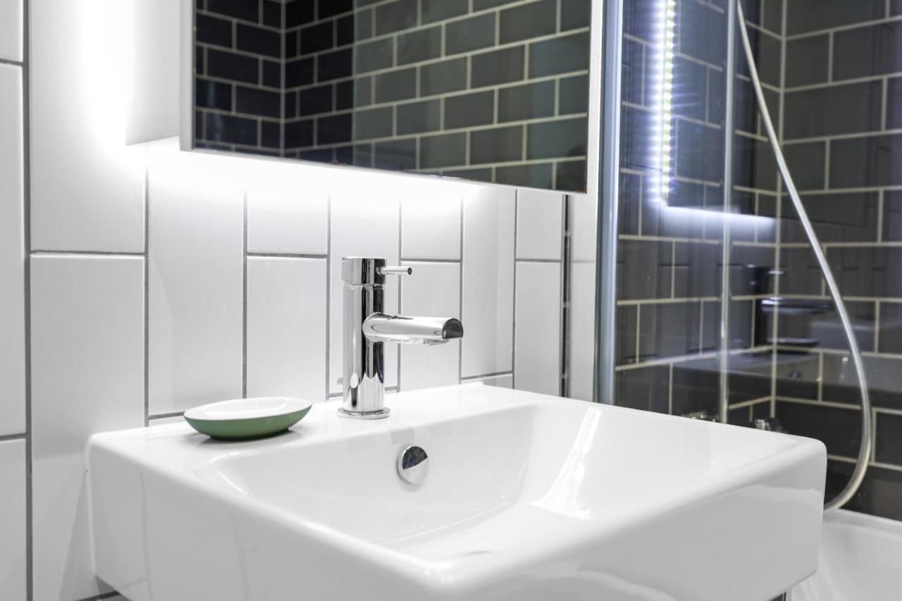 Cave Apartments Лондон Екстер'єр фото